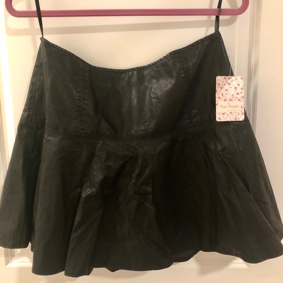 Free People Faux Leather Trumpet Mini Skirt sz 10 - Picture 2 of 5